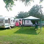 Kemping A Pod Starym Orechom - Camp