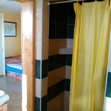 A Pod Starým Orechom - Camp Kemp