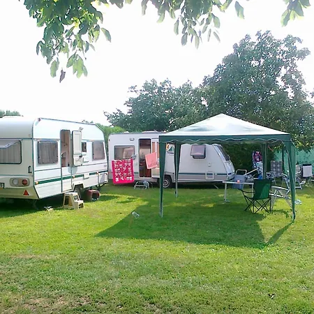 Kemp A Pod Starým Orechom - Camp