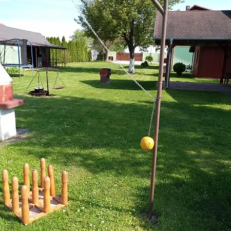 A Pod Starym Orechom - Camp